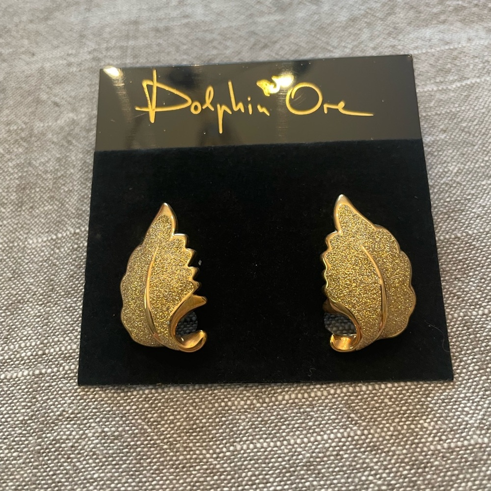 Dolphin Ore Gold Leaf Earrings